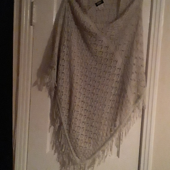 Beige poncho...worn once. - Picture 1 of 2